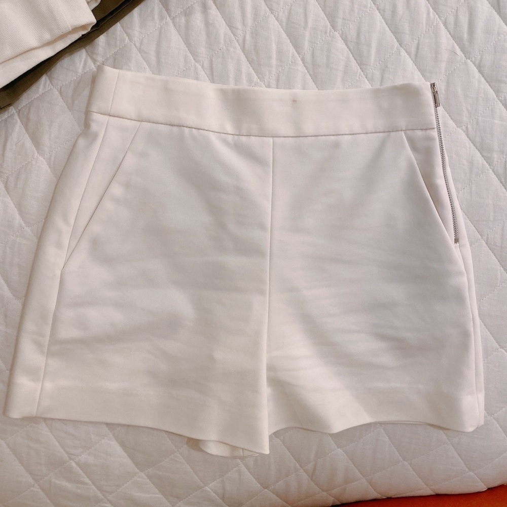 White Zara shorts